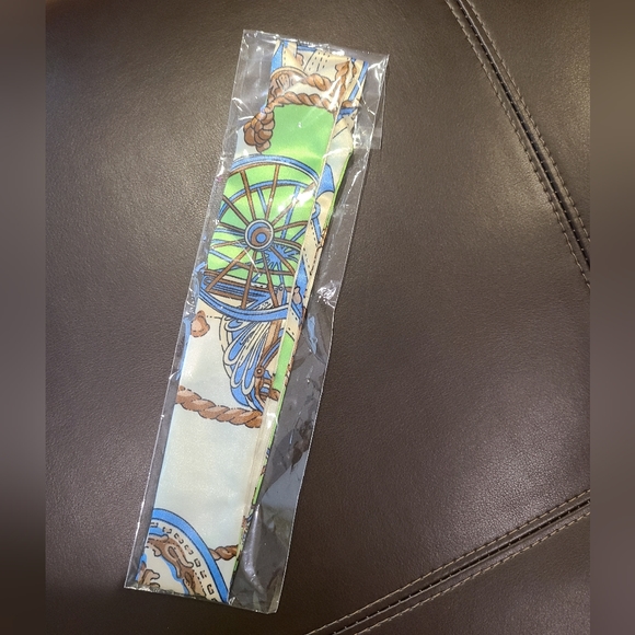 Twilly - Picture 2 of 2